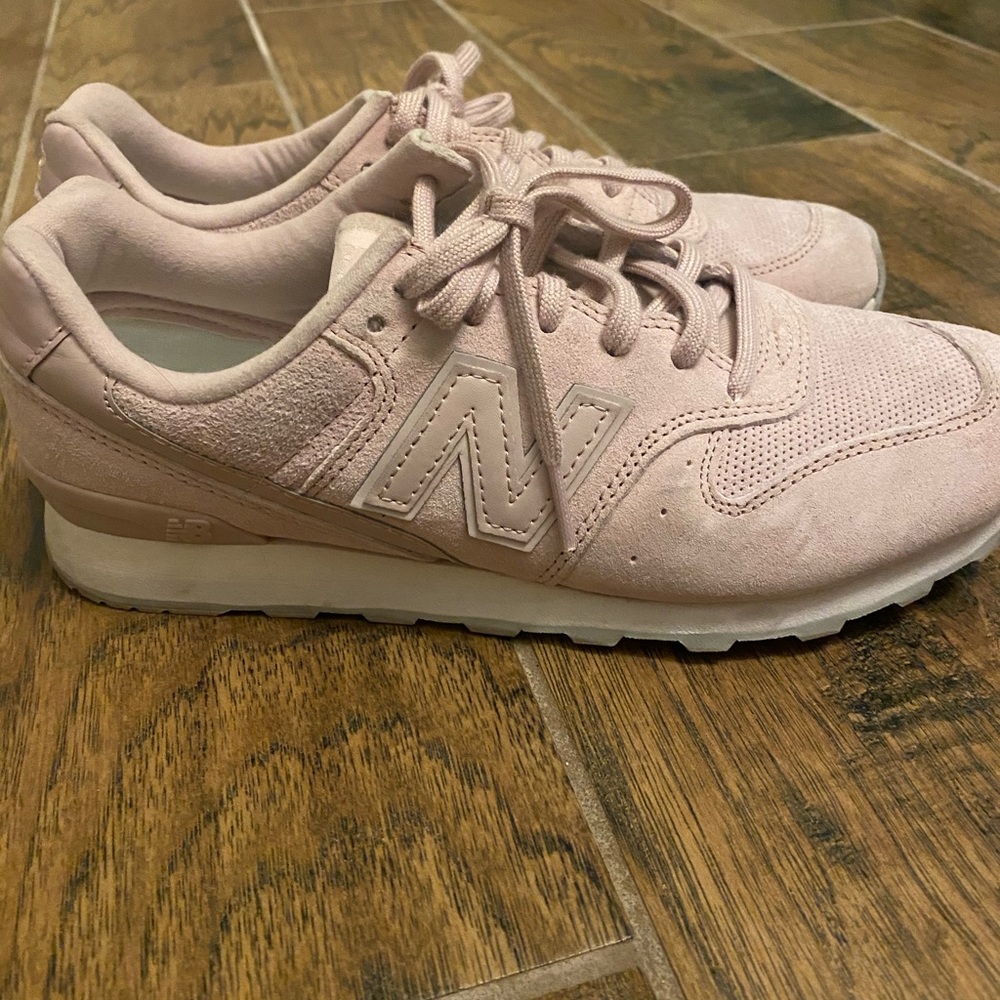 New balance 696